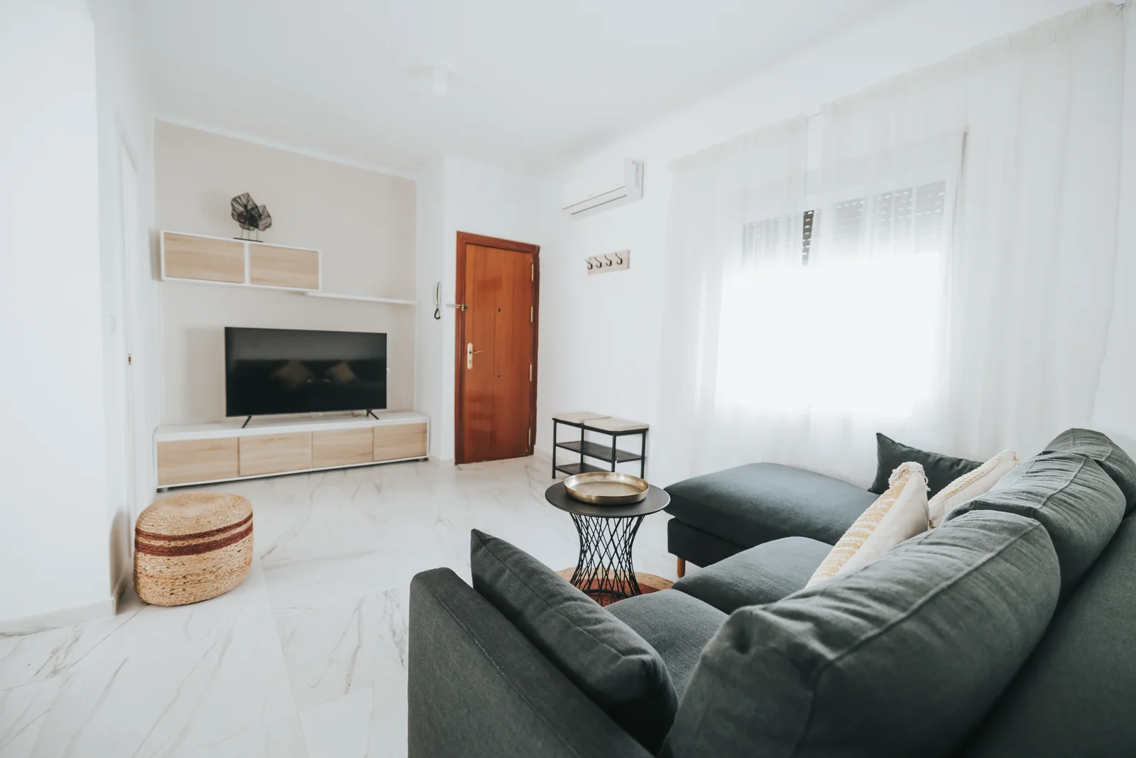 Salón con sofá
