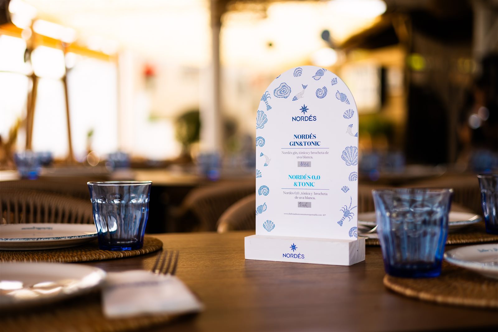 Montaje de branding de Nordés Gin